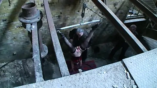 Связанная Блондинка Подчиняется Интенсивному Бдсм-тройничку