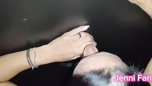 Temanku yang sudah menikah mengajakku ke gloryhole bareng suaminya!