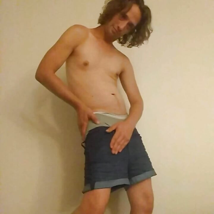 Çıplak kendi kendine poz veren 2
