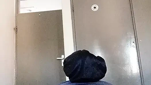 Menggosok kacangku sampai orgasme lebih banyak