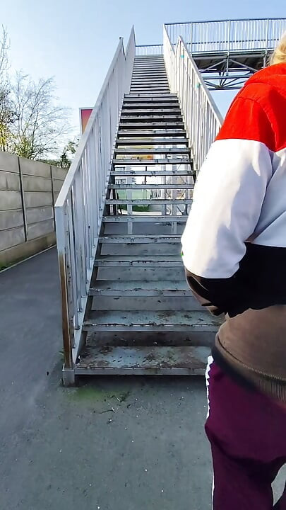 In public a quick blowjob in the forest with oral cum! Delicious!