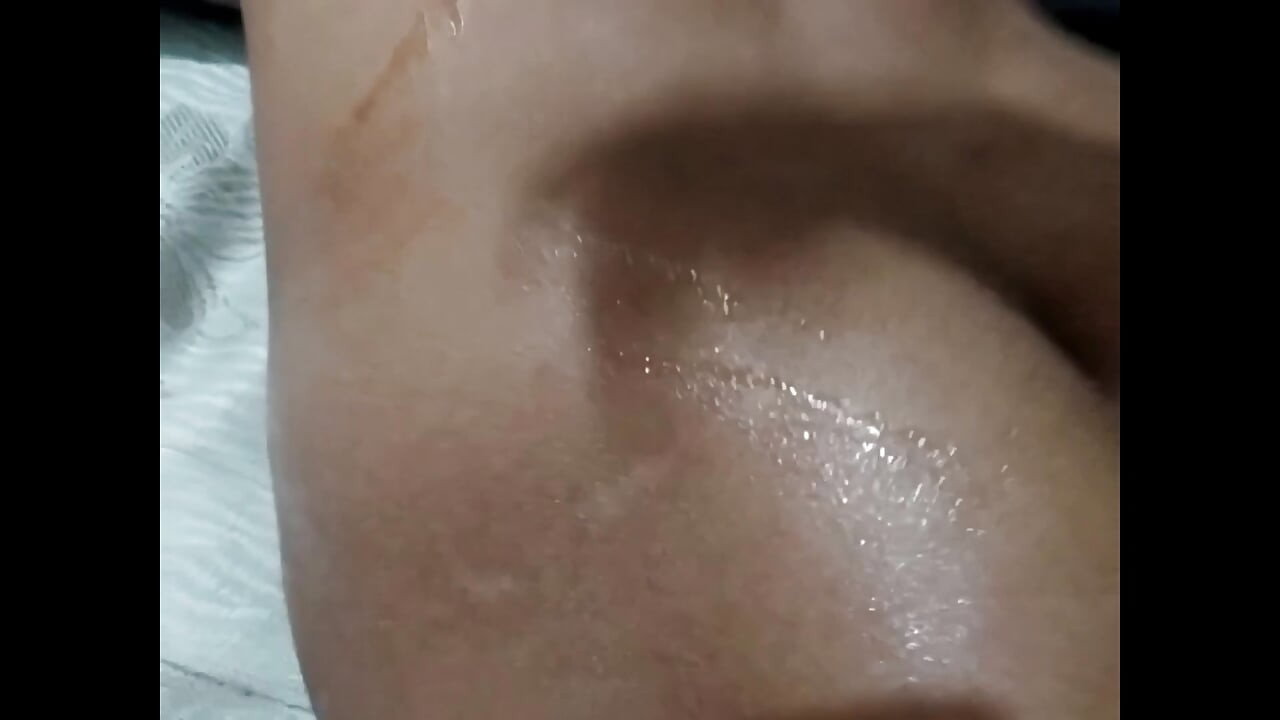 Virgin Pinoy Bottom tager Big Cock Raw og bliver fyldt