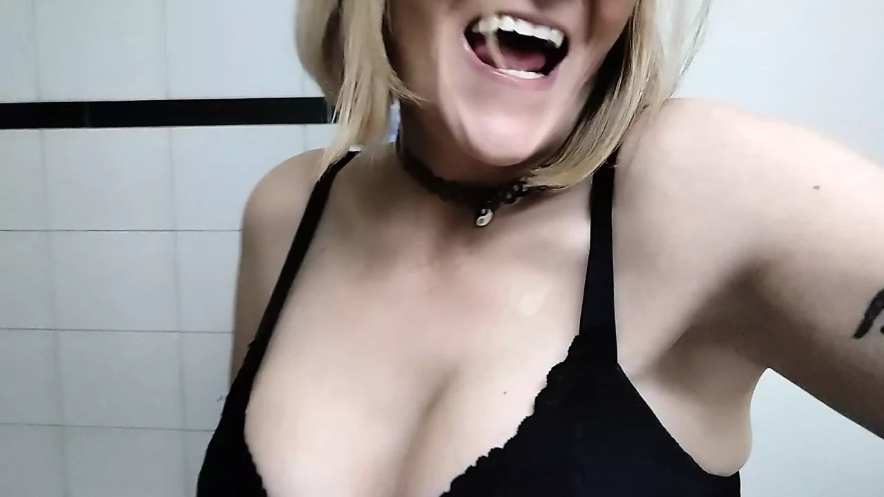 TsRina play with Analplug  in bathroom