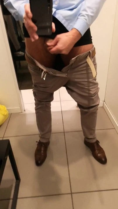 Jerk in a store changing room - no cum