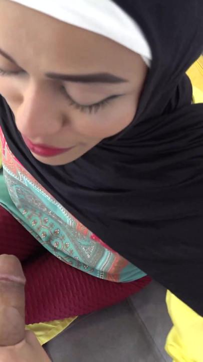 Muslim Hijabi Teen Sis Sucks BhaiJaan's Cock and Fucks | Clip 1