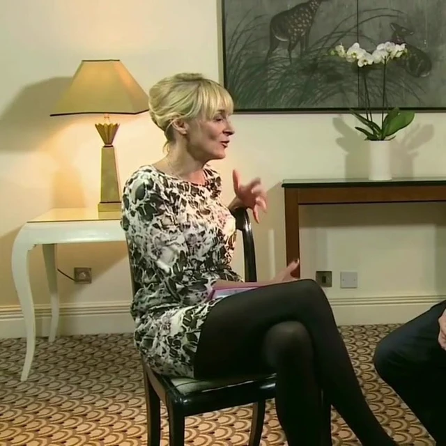Louise Minchin Legs Short Skirt Black Tights