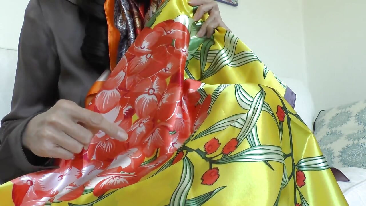 Uzbudljive igre saten šalom! Lady Victoria Valente
