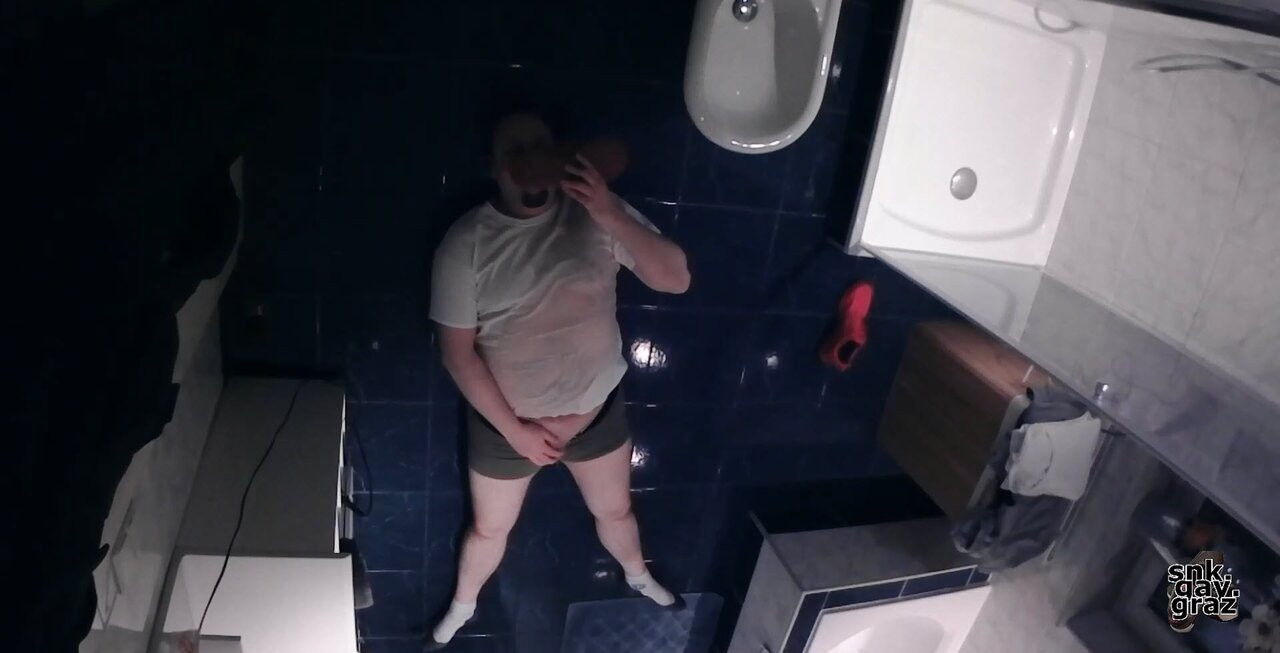 Piss Cum and Sniff in Bathroom