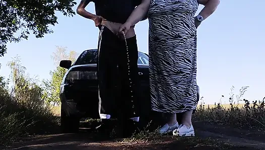 Doğada herkesin içinde yazdı, kayınvalidesini ağzından sikti ve dölle doldurdu