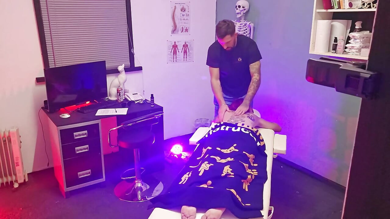 Massagem tântrica yoni com Thatbosslass