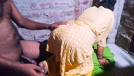 Hintli heena yenge domaltarak seks yapıyor