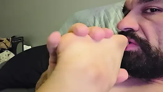 Latina Let's a me Suck Her Toes For The First Time