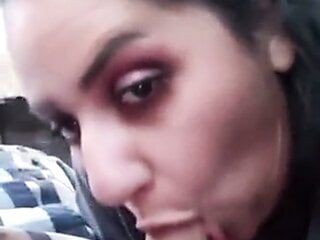 Paki dívka Saira mi kouří péro v pákistánském autě