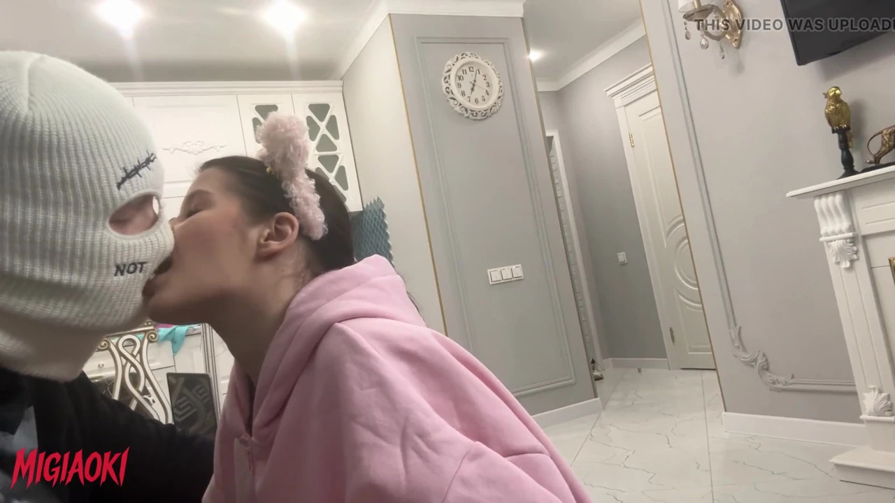 Güzel Bir Yabancı Komşuyla Derin Anal Seks - Sophie Weber