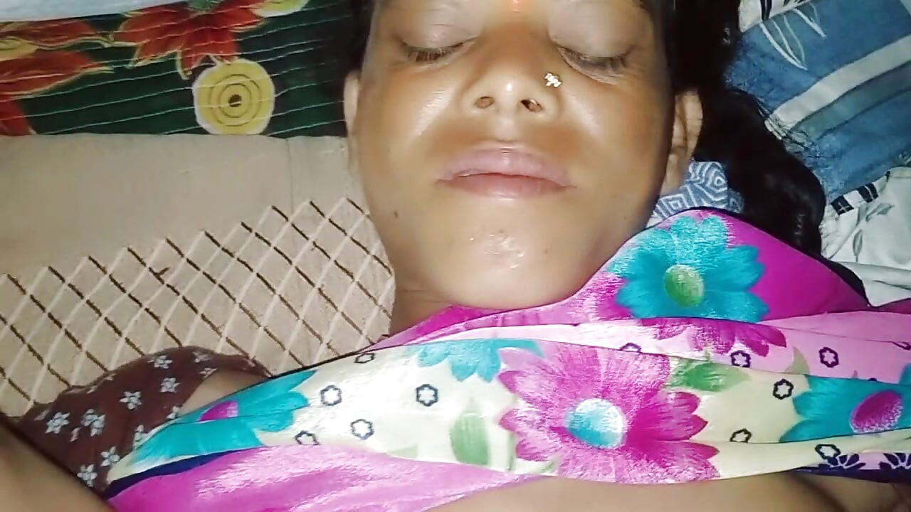 For the first time, the wife allowed the wife to fuck the tight ass