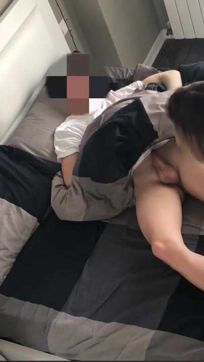 Spektakularan trenutak iz filma "Sobarica nije mogla odoljeti kad je vidjela penis svog gospodara"