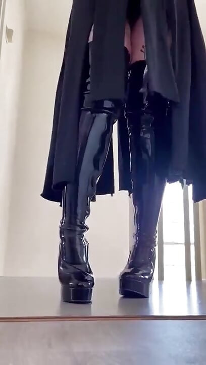 أحذية PVC