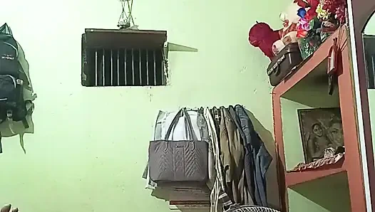 Üvey Erkek Kardeş Üvey Kız Kardeşini Sikiyor