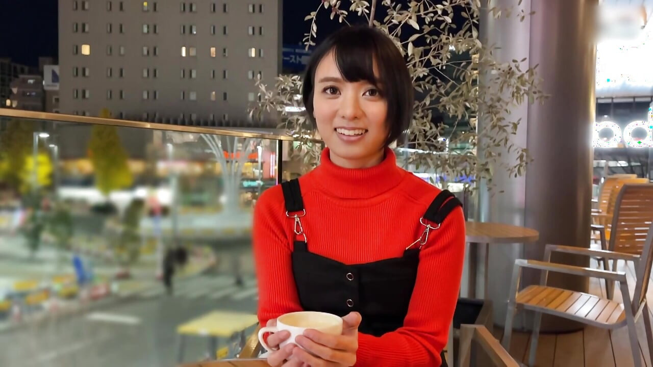 A118F07 Matching with a shy girl with short hair, a boyish girl! Cute is justice!! Her occasional beaming smile creates a cute gap! Private shoot at a love hotel and a shameless trapped sex scene!