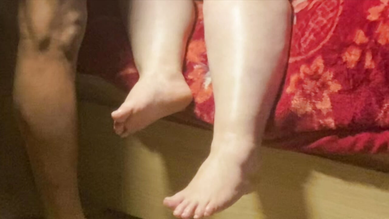 Mature Handy gilf slowly oil massage BBC, stepson's friend stays at my house and I end up with his cum in her mouth
