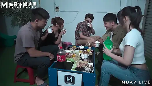 Md-0255 Mid-autumn Group Sex in the Moonlight