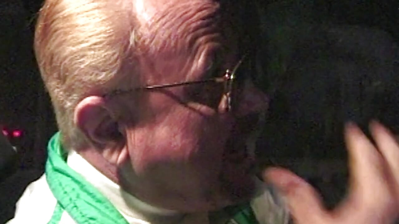 Versaute Taxifahrt: Heiße Girls im Cab