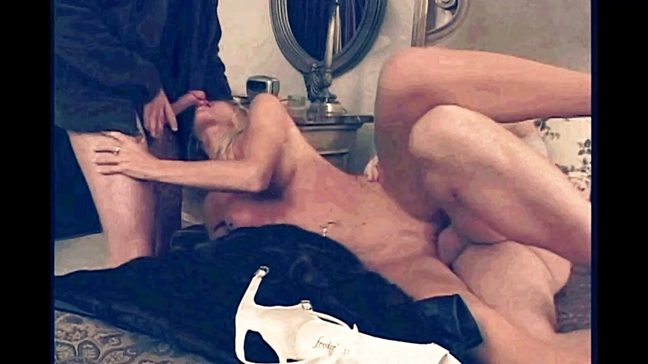 Худа зріла застрягла в тріо