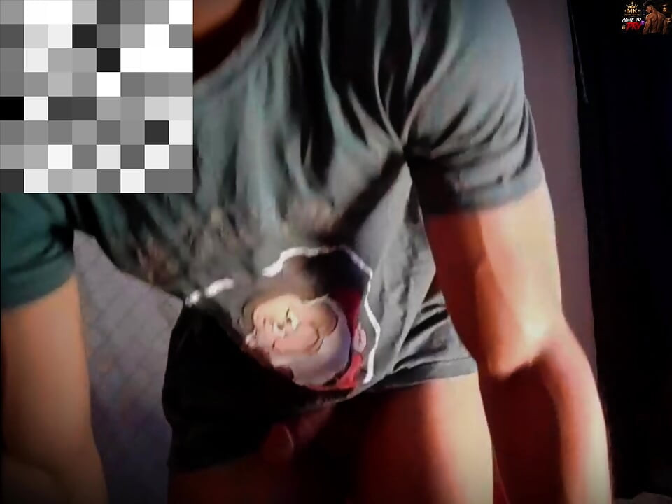 Pria hot arab ngentot sama bantalnya