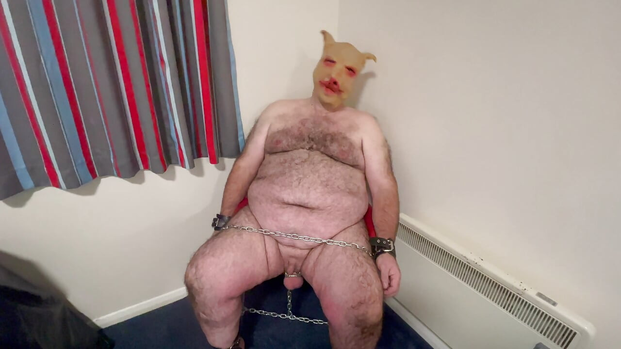 Domina satana चिकनी हो जाती है जबकि पिग्गी दिखती है!