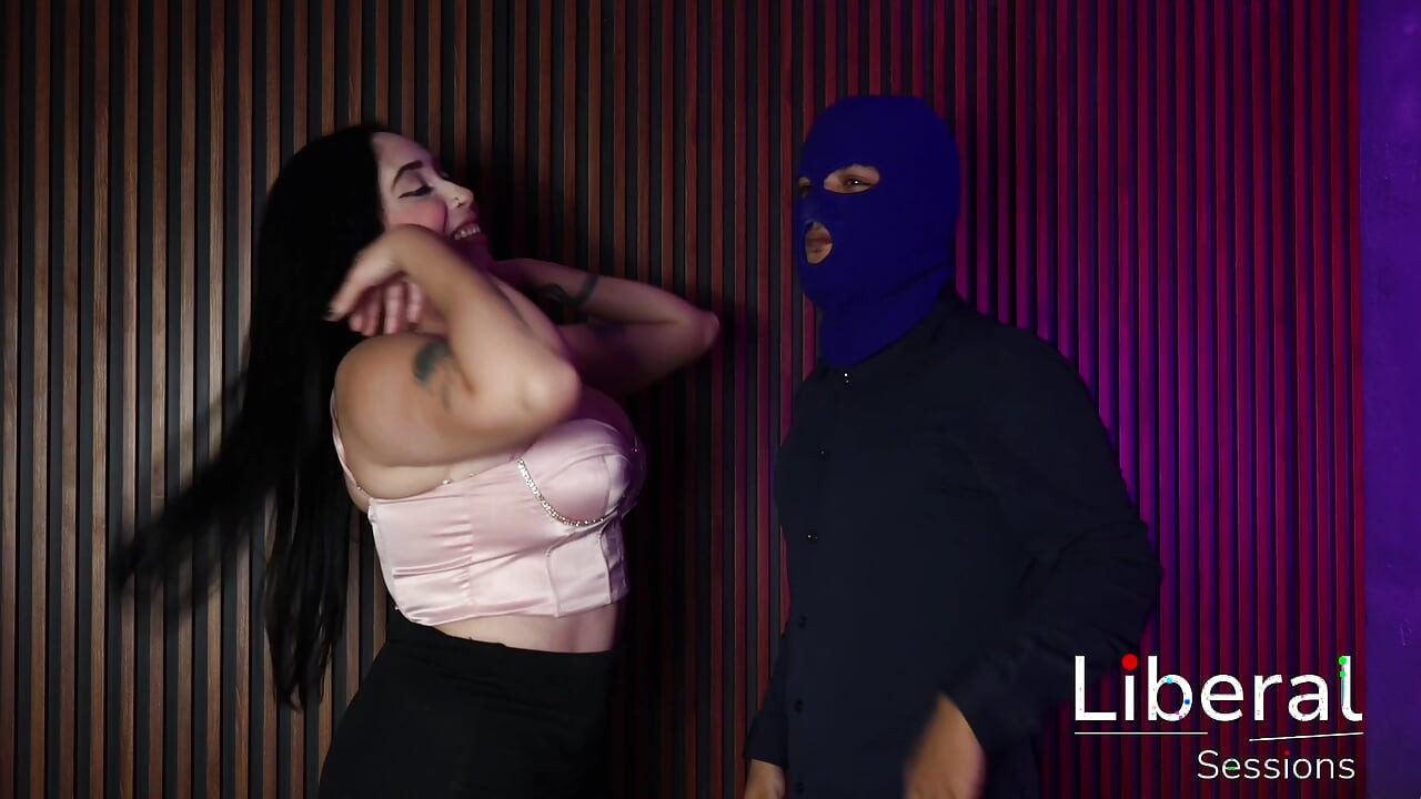 BIG TITS WOMAN GETS FUCKED AND RECORDED BY TWO MEN FOR THE FIRST TIME
