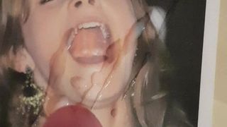 Emma Watson öffnet den Mund für Sperma