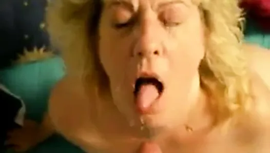 Fucking the mature MILF doggy and giving her a facial blast