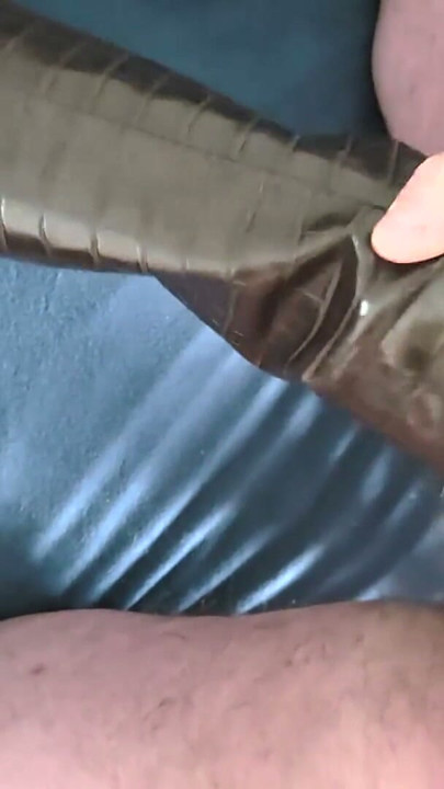 She caught me polishing her burgundy boots, size 36 | Clip 1