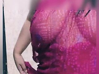 Mi primer video modelo indio de talla grande sari desnudando blusa negra