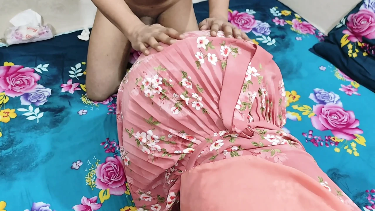 Romantic sex video of Bhabhi and Devar in doggy style.
