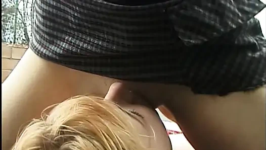 Seks lesbian berujung orgasme intens