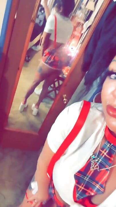Lil Teaser Fahişe