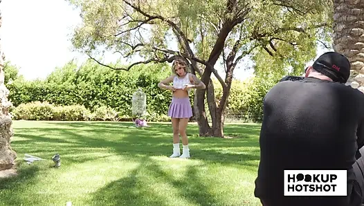 Bts - Jesse Pony açık havada fotoğraf çekiminde neredeyse çıplak poz ediyor!