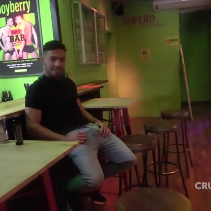 Enzo Rimenez Madrid'de Veron tarafından korunmasız sikiliyor