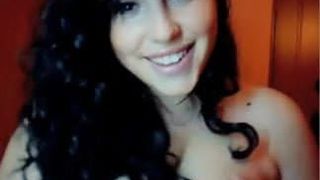 Carina ragazza paffuta in webcam