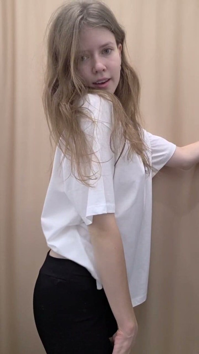오, 세상에, 내 몸에 놀라게 될 거야! 라커룸에서 티징!