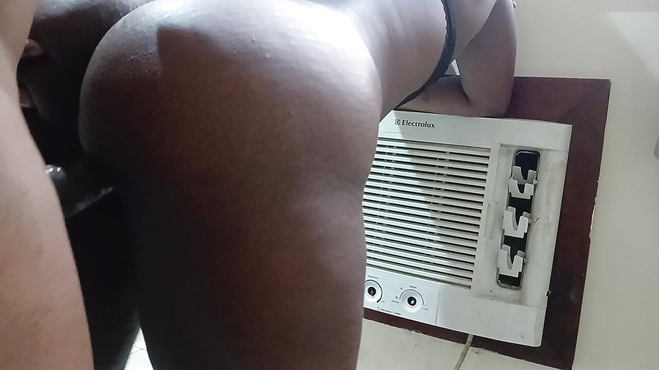hot girl in shorts teasing me I couldn't resist and her hot