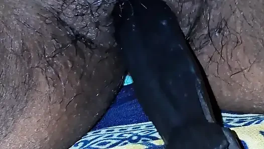 Erotische muschi-masturbation am morgen - dieses süße mädchen hat einen orgasmus