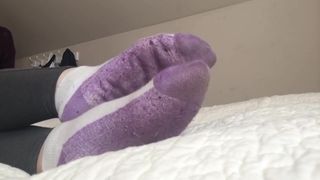 Lolas schmutzige Socken und stinkende Füße