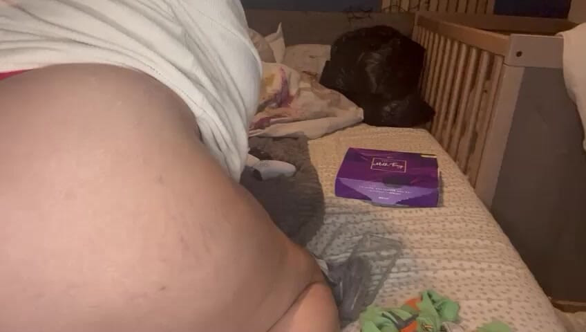 Mamă sexy incitantă cu fundul mare