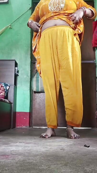 Bhabhi ne pure Kapde khol kar boor dikhaya