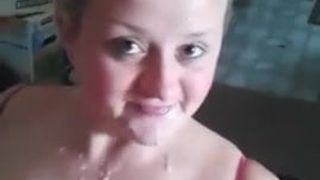 Камшот на лицо для толстушки-блондинки в видео от первого лица