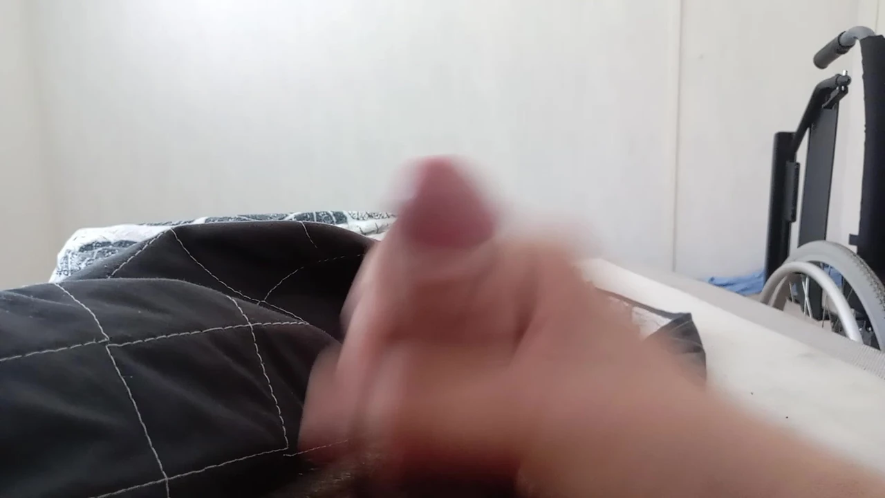 New vid for you girls. Quick cum.