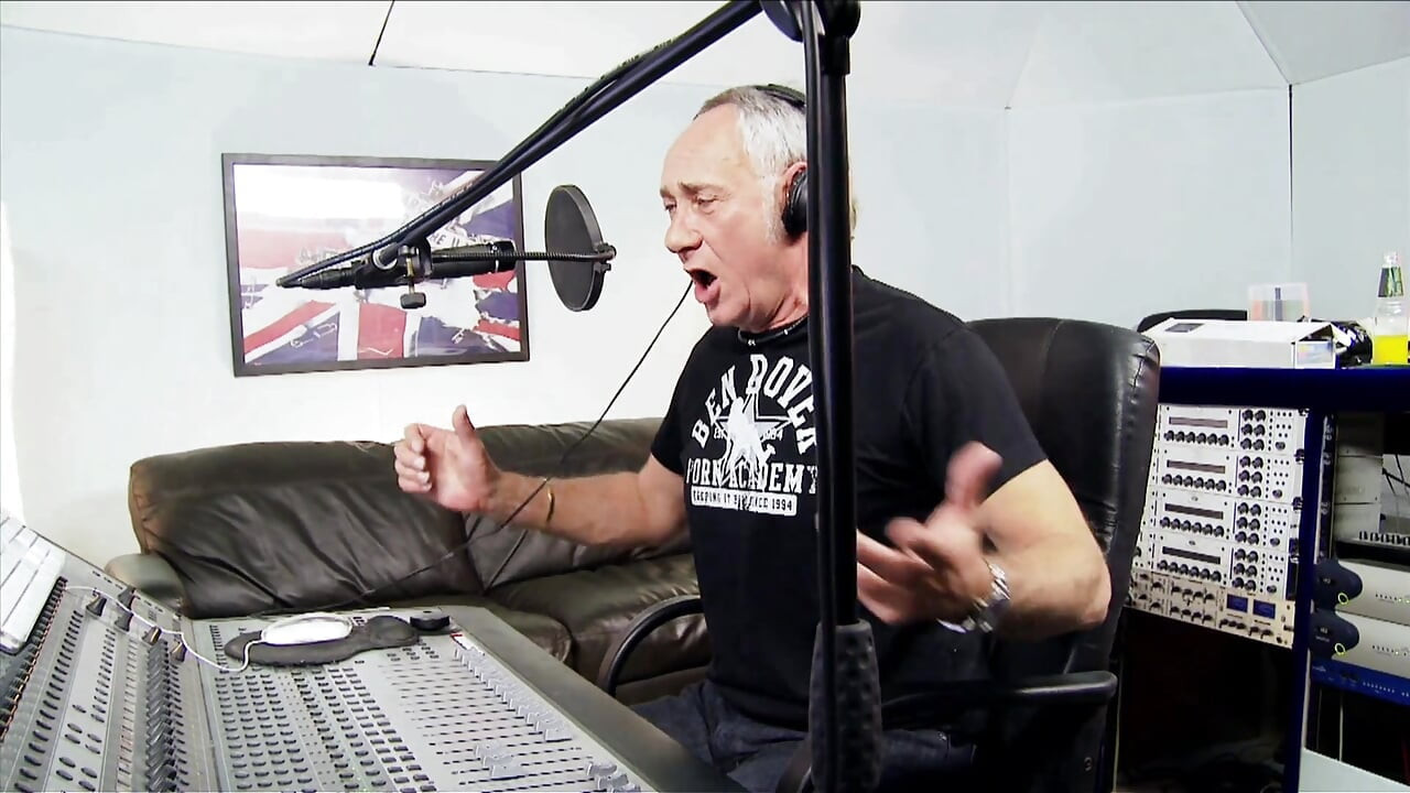 Dois paus na buceta da gata