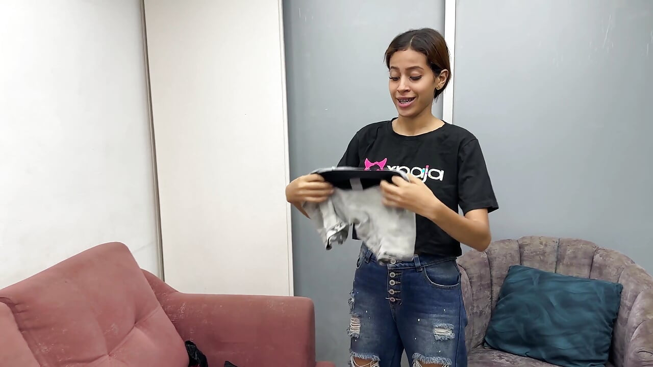 En yakın arkadaşımı iç çamaşırımla mastürbasyon yaparken izledikten sonra sert bir sevişme yaptım.